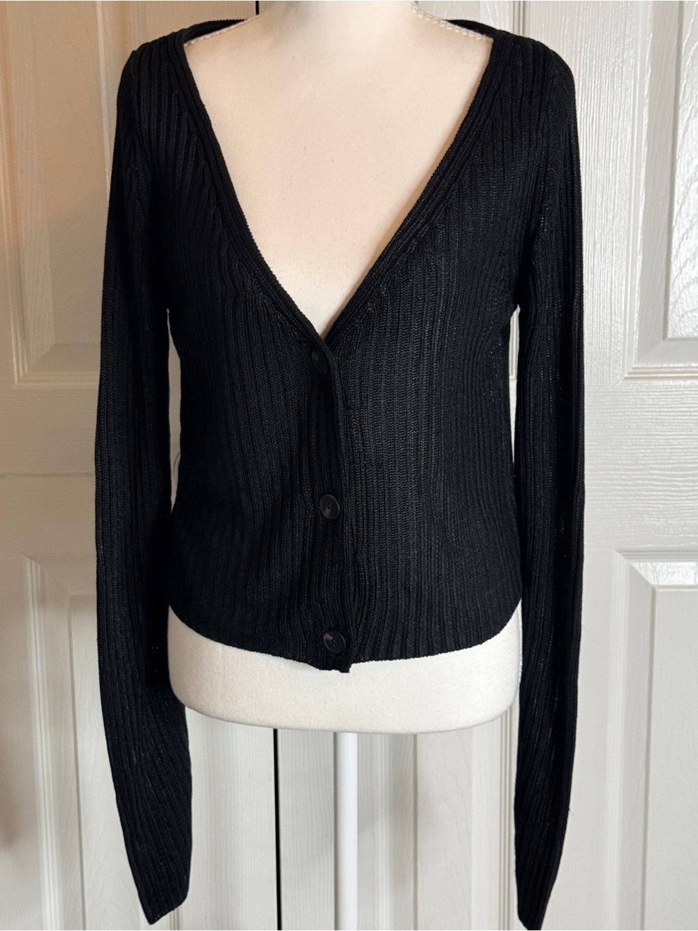 Free People Game On Black Ribbed V-Neck Cropped Cardigan Size M EUC OB1502869